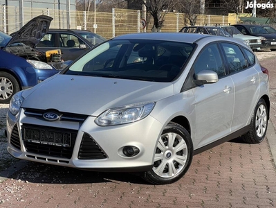 Ford Focus 1.6 Ti-Vct Champions Navi.Digit klím...