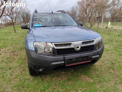 Eladó Dacia Duster 1.6 16v 4x4 vonóhorog