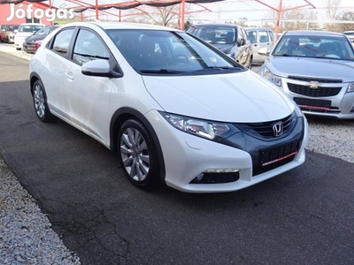 Honda Civic 1.8 Sport Gyönyház fehér.Tolató kam...