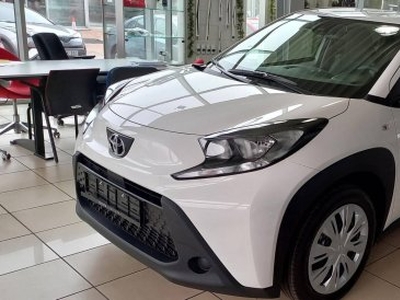 Toyota Aygo X 1.0 VVT-i Comfort Business Azonna...