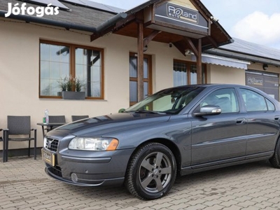 Volvo S60 2.4 D5 Momentum Geartronic Mo-i - MÁR...