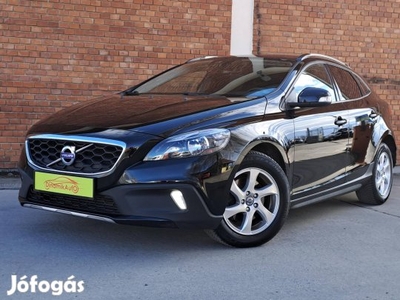 Volvo V40 Cross Country 1.6 D [D2] Momentum NAV...