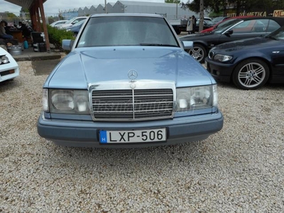 MERCEDES-BENZ E 300 D