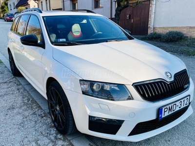 SKODA OCTAVIA Combi 2.0 CR TDI RS DSG Panorámateto