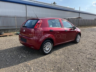 FIAT GRANDE PUNTO 1.2 8V Actual KITŰNŐ ÁLLAPOT/KEVÉS KILOMÉTER/VEZETETT SZERVIZKÖNYV/FRISS SZERVIZ