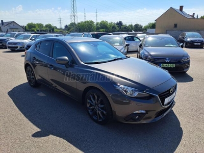 MAZDA 3 2.0 Revolution XENON.NAVI.KAMERA.ALCANTARA-BŐR.PDC.ÜLÉSFŰTÉS