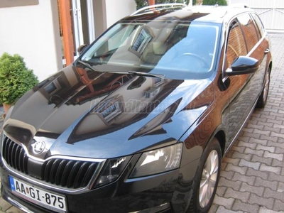 SKODA OCTAVIA Combi 1.6 CR TDI Limited Edition szervízkönyv. vezérlés cserrélve.Nagy Navi