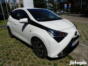 Toyota Aygo 1.0 x-play + style + connectivity M...