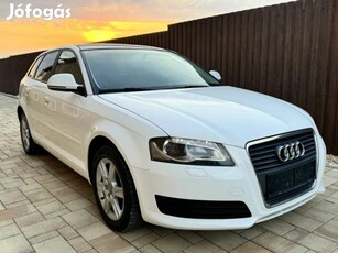 AUDI A3 1.6 TDI e Attraction DPF S-Line belső.n...