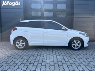 Hyundai I20 1.25i LP Fresh Vezetett Szervizköny...