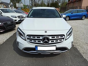 MERCEDES-BENZ GLA 180 7G-DCT 73290 km! Végig szervizelt!