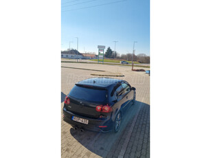 VOLKSWAGEN GOLF V 3.2 V6 R32 4Motion