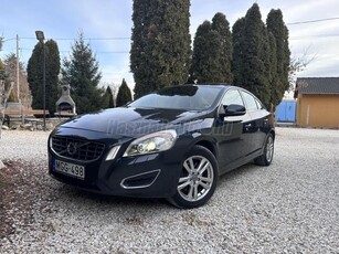 VOLVO S60 2.4 D [D5] Summum Geartronic FRISS NAGYSZERVIZ - BŐR - NAPTETŐ - NAVI - LED