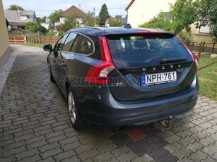 VOLVO V60 2.0 D [D3] Summum