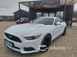 FORD MUSTANG-FASTBACK