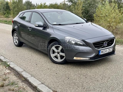 VOLVO V40 1.6 D [D2]