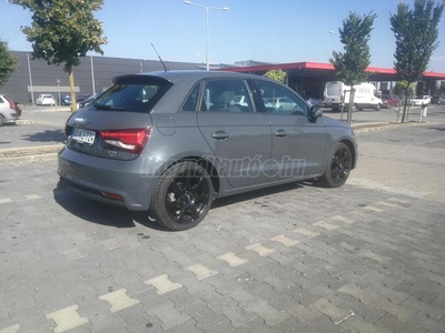 AUDI A1 Sportback 1.0 TFSI Sport Szervizköny. navi. Pdc. újszerű állapot!