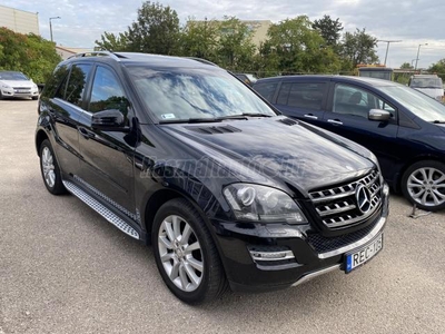 MERCEDES-BENZ ML 300 CDI BlueEFFICIENCY (Automata) GRAND EDITION! LED.XENON.TETŐABLAK. 3.5 TONNÁS GYÁRI HOROG!