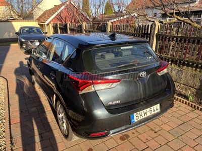 TOYOTA AURIS 1.6 D-4D Executive MY17 Prestige Skyview