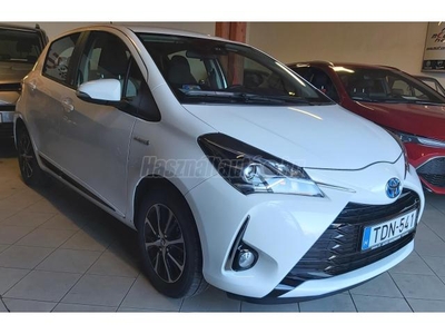 TOYOTA YARIS 1.5 Hybrid Comfort e-CVT TEAM DEUTSCHLAND