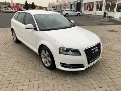 AUDI A3 Sportback 1.6 TDI Ambiente SZERVIZKÖNYV!SZÉP ÁLLAPOTBAN!!!