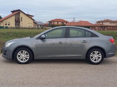 CHEVROLET CRUZE SW 1.7d LTZ Plus Nagy kijelző/Kamera/Multimédia/Tempomat/Tolatószenzor/Új gumik