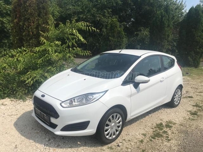 FORD FIESTA 1.25 Titanium Technology Végig vezetett szervízkönyv