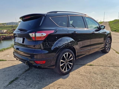 FORD KUGA 2.0 TDCi ST-Line