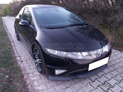 HONDA CIVIC 1.8 Type-S D.KLÍMA - TEMPOMAT - ÜLÉSFŰTÉS - XENON