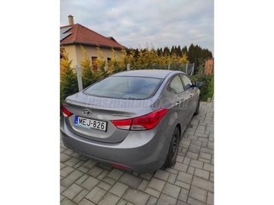 HYUNDAI ELANTRA 1.6i Life