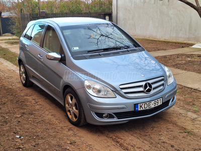 MERCEDES-BENZ B 200