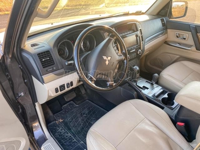 MITSUBISHI PAJERO 3.2 DI-D Instyle Navi (Automata) MAGYARORSZÁGI / 3.5 T VONÓHOROG / TEMPOMAT / ÜLÉSFŰTÉS