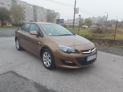 OPEL ASTRA J Sedan 1.4 T Enjoy EURO6 MAGYARORSZÁGI 106270 KM ELSŐ TULAJDONOSTÓL