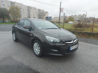 OPEL ASTRA J Sedan 1.6 Enjoy EURO6 MO- i 52120 KM ELSŐ TULAJDONOSTÓL