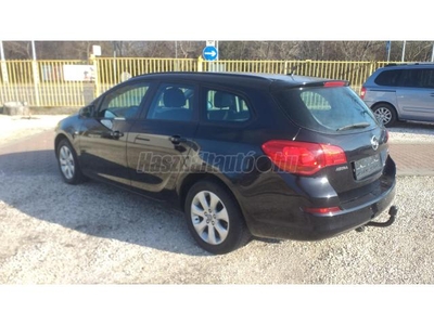 OPEL ASTRA J Sports Tourer 1.4 Essentia