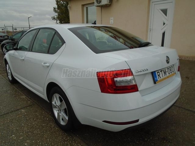 SKODA OCTAVIA 1.6 CR TDI Style 128ekm!M.o-i.Holdfehér metálfényezés!