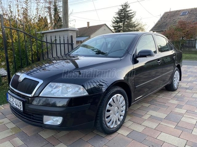 SKODA OCTAVIA 1.6 Elegance