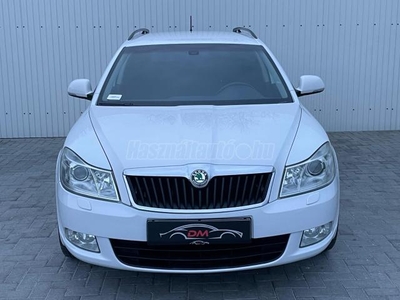 SKODA OCTAVIA Combi 1.8 TFSI Elegance NAVI.ÜLÉSFŰTÉS.XENON.PDC.DIGITKLÍMA.!!MEGKÍMÉLT--GARANCIA!!