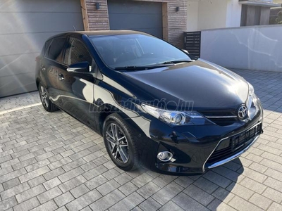 TOYOTA AURIS 1.6 Active Trend+ Kamera. ü.fűtés. Sz.könyv. téligumi!