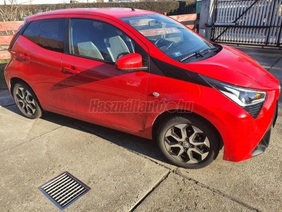 TOYOTA AYGO 1.0 x-play + style + connectivity