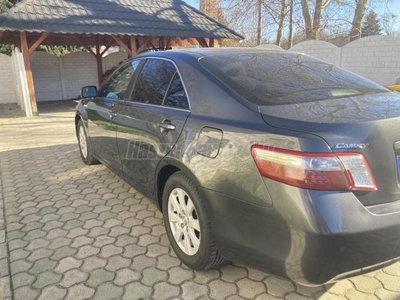 TOYOTA CAMRY 2.4 Hybrid (Automata)