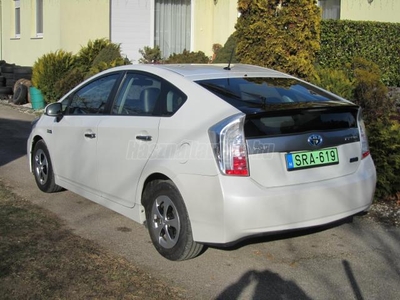 TOYOTA PRIUS PLUG-IN LED.NAVI.KAMERA.JBL