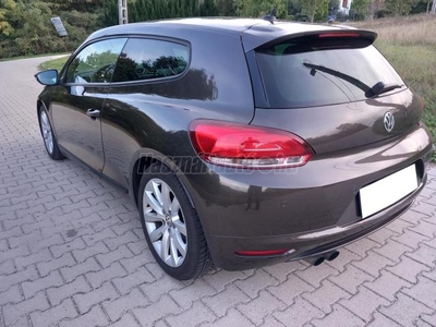 VOLKSWAGEN SCIROCCO 2.0 CR TDI D.KLÍMA - TEMPOMAT - ÜLÉSFŰTÉS - PDC - XENON