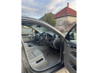 VOLKSWAGEN TOUAREG 3.0 V6 TDI Tiptronic ic Facelift R-line jobbkormányos