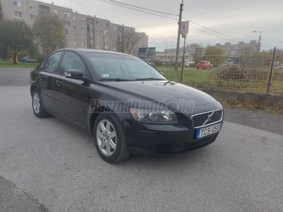 VOLVO S40 2.4 Momentum (Automata) EREDETI FÉNYEZÉS - MAGAS FELSZERELTSÉG