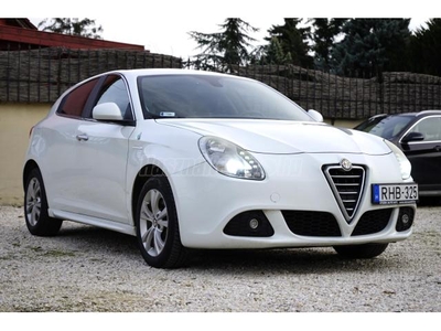 ALFA ROMEO GIULIETTA 2.0 JTDM-2 Distinctive QV Line 1 ÉV GARI! SZ.KÖNYV! 2X DIGIT.KLÍMA! TEMPOMAT! DNA!