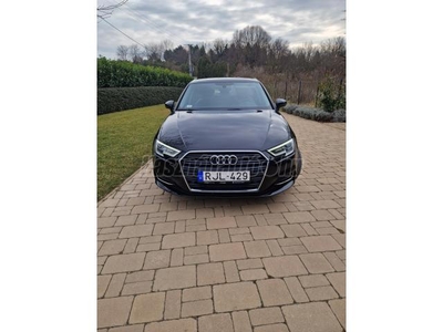 AUDI A3 Sportback 1.6 TDI Design S-tronic