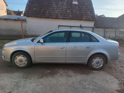 AUDI A4 1.6