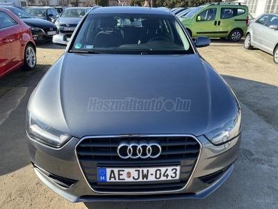 AUDI A4 Avant 2.0 TDI SZERVIZKÖNYVES