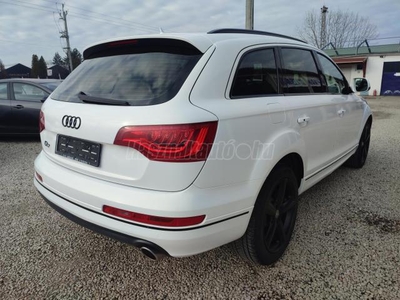 AUDI Q7 4.2 TDI DPF quattro Tiptronic ic 7 személyes. légrugó. sávtartó. vonóhorog. holttérfigyelés. hanggenerátor